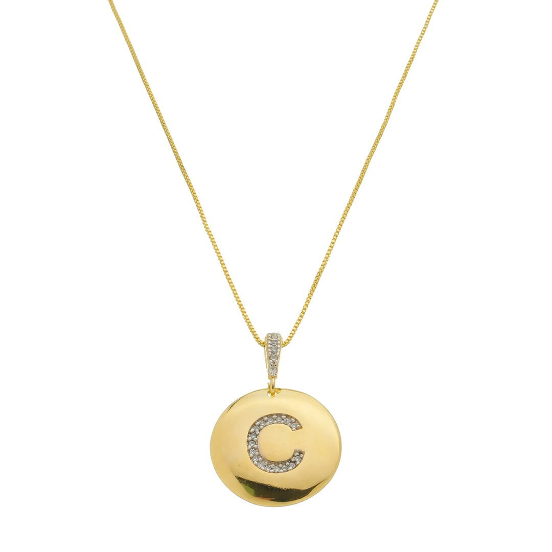 Pingente Letra C Moeda Tássia Cravejado Cristal Dourado
